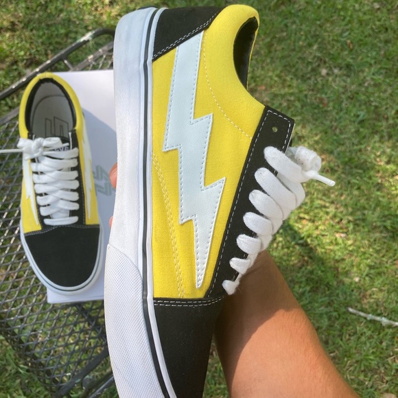 Revenge storms Austrian exclusive - Picture 7 of 8